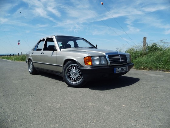 Mercedes 190 Bj 85
